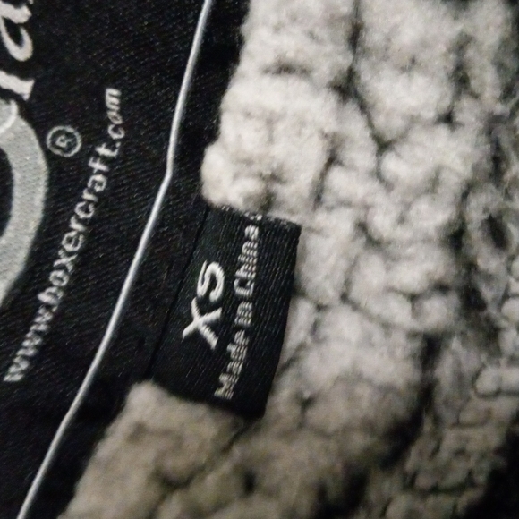 A jacket - Picture 3 of 3